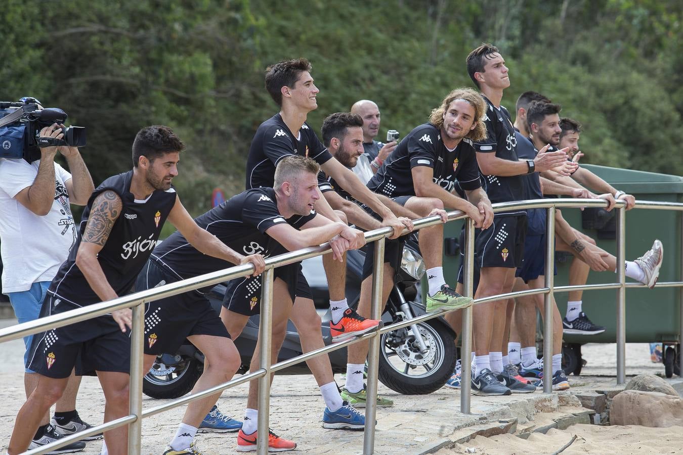 Entrenamiento del Sporting en la playa