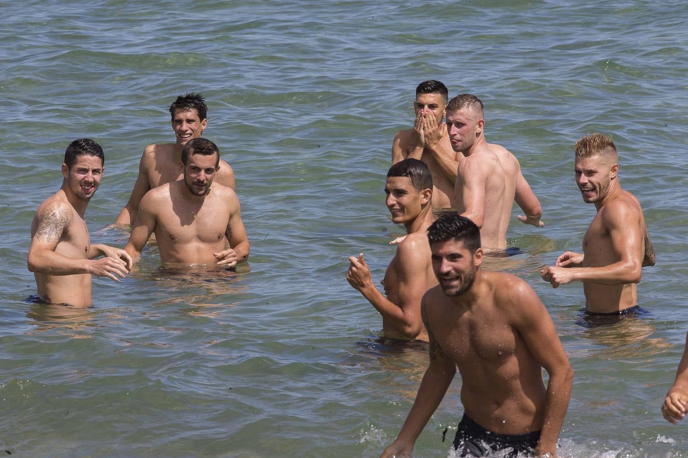 Entrenamiento del Sporting en la playa