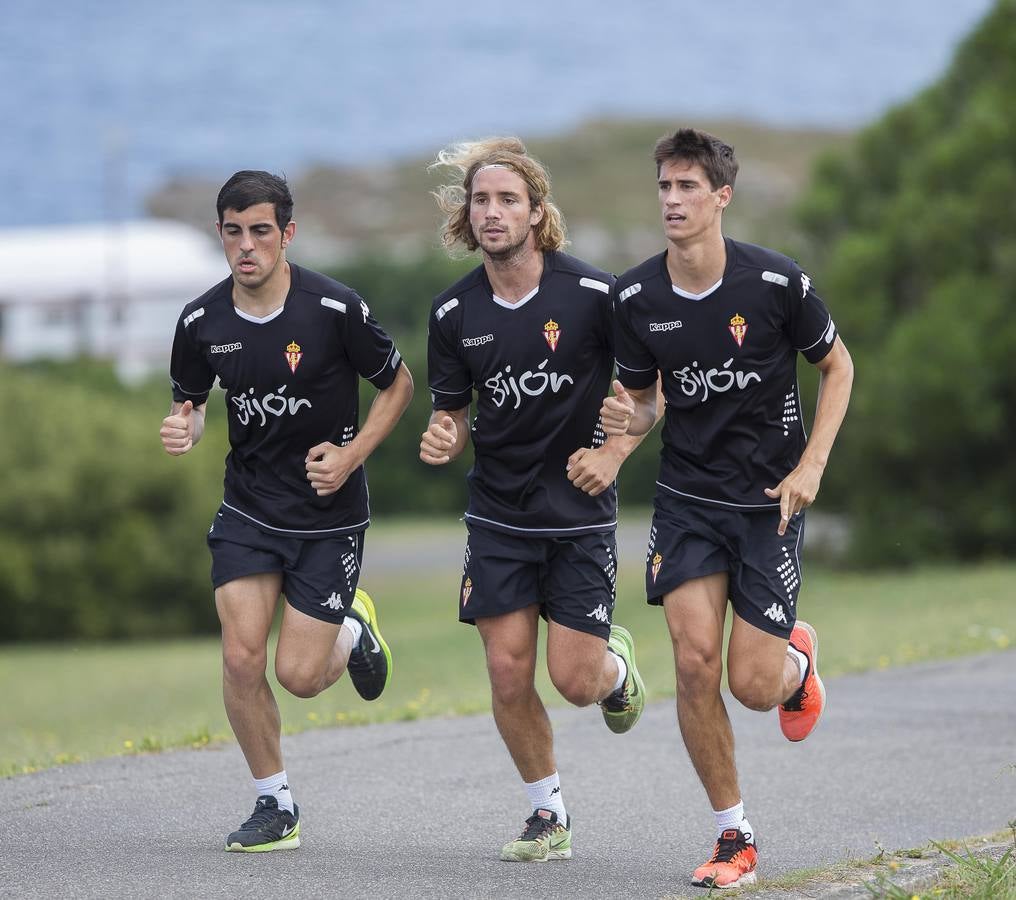 Entrenamiento del Sporting en la playa