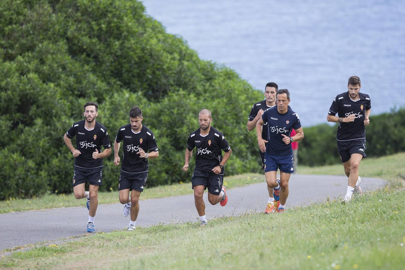 Entrenamiento del Sporting en la playa