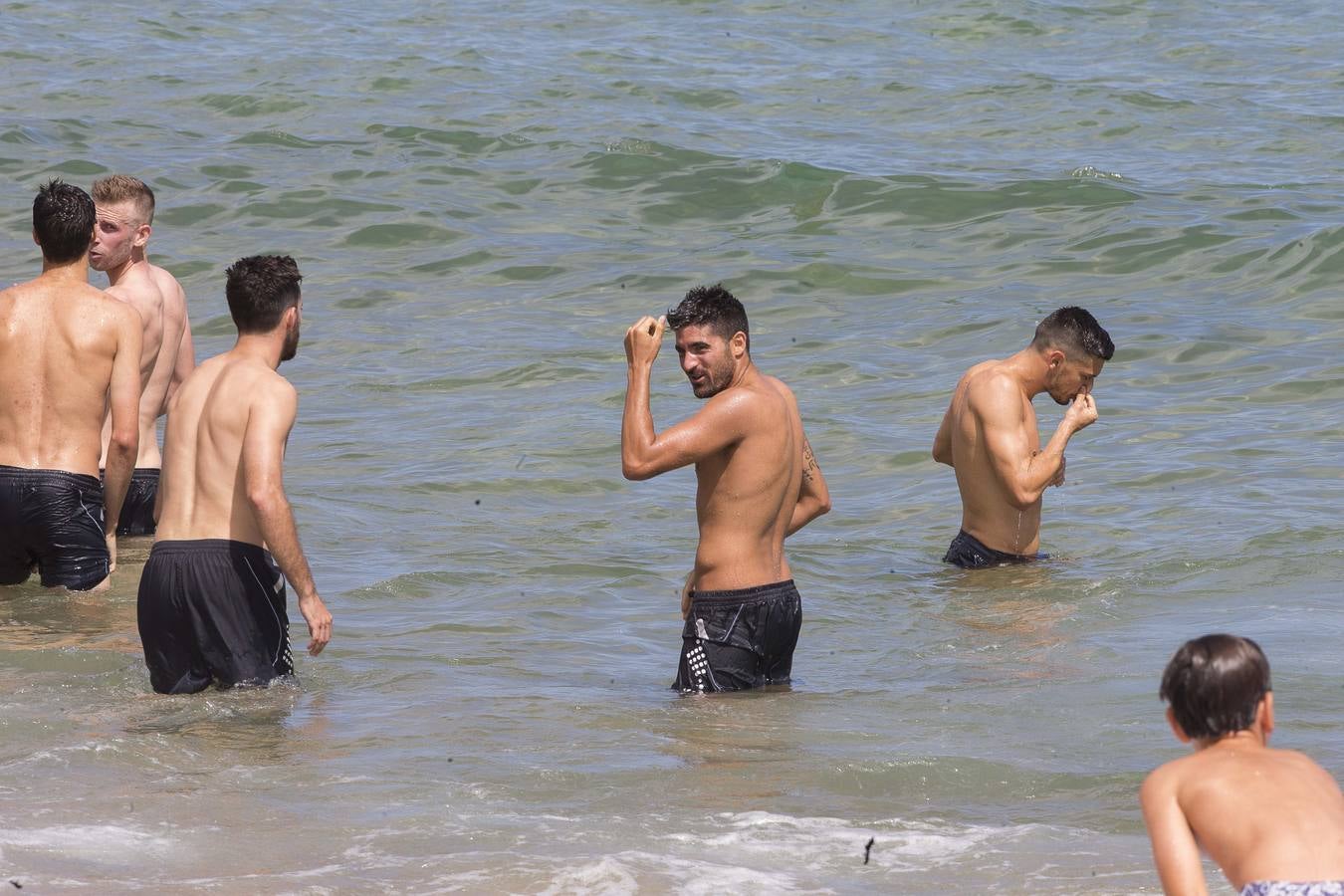 Entrenamiento del Sporting en la playa