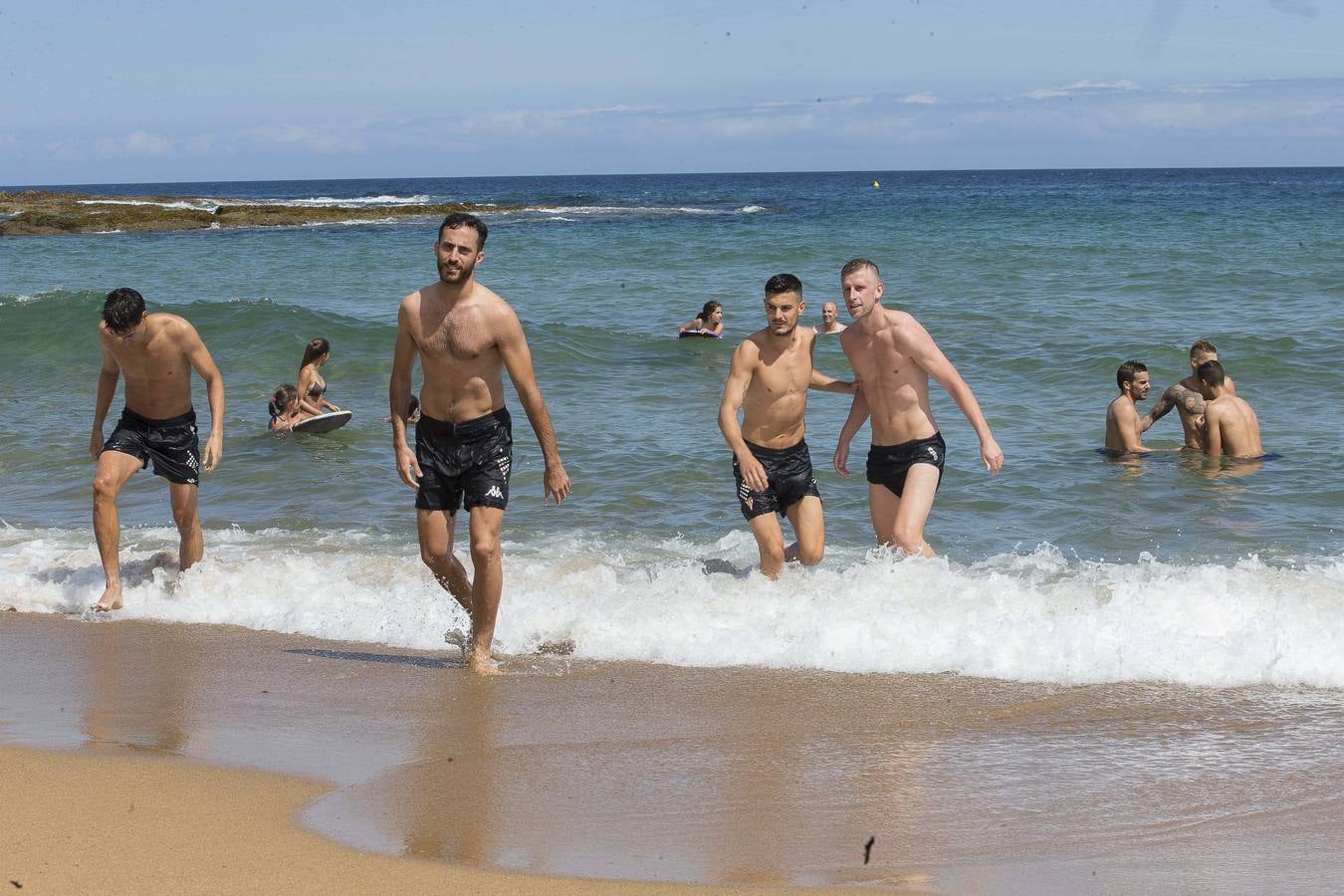 Entrenamiento del Sporting en la playa