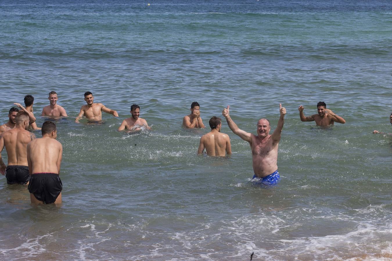 Entrenamiento del Sporting en la playa