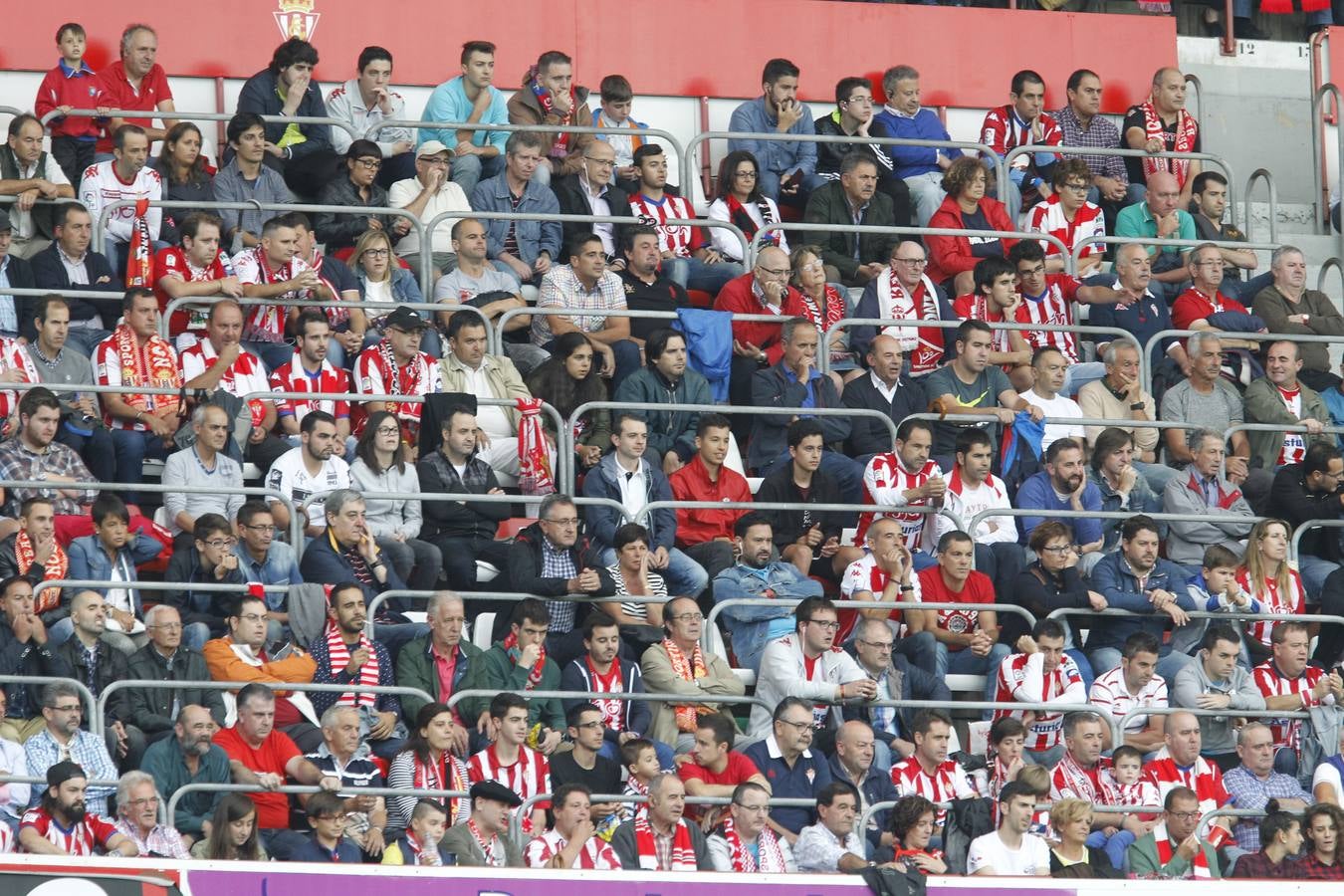 ¿Estuviste en el Sporting - Valencia? ¡Búscate! (1)