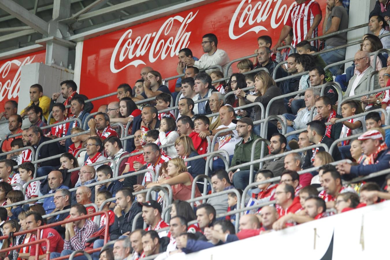 ¿Estuviste en el Sporting - Valencia? ¡Búscate! (1)