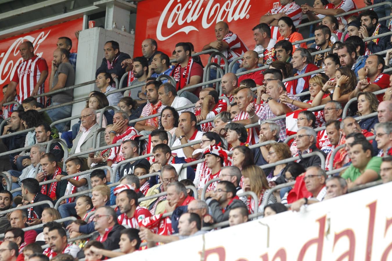 ¿Estuviste en el Sporting - Valencia? ¡Búscate! (1)