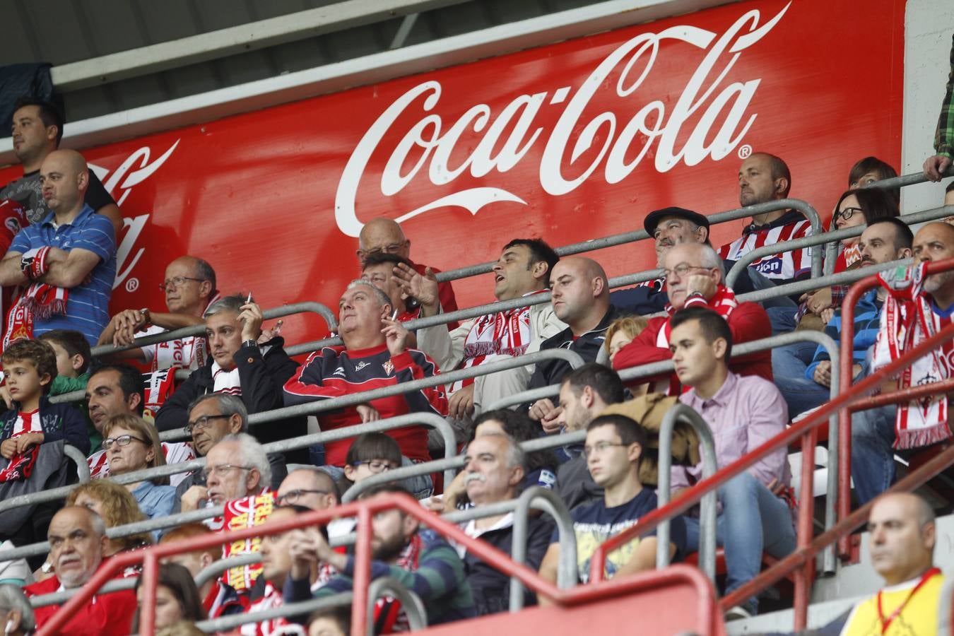 ¿Estuviste en el Sporting - Valencia? ¡Búscate! (1)