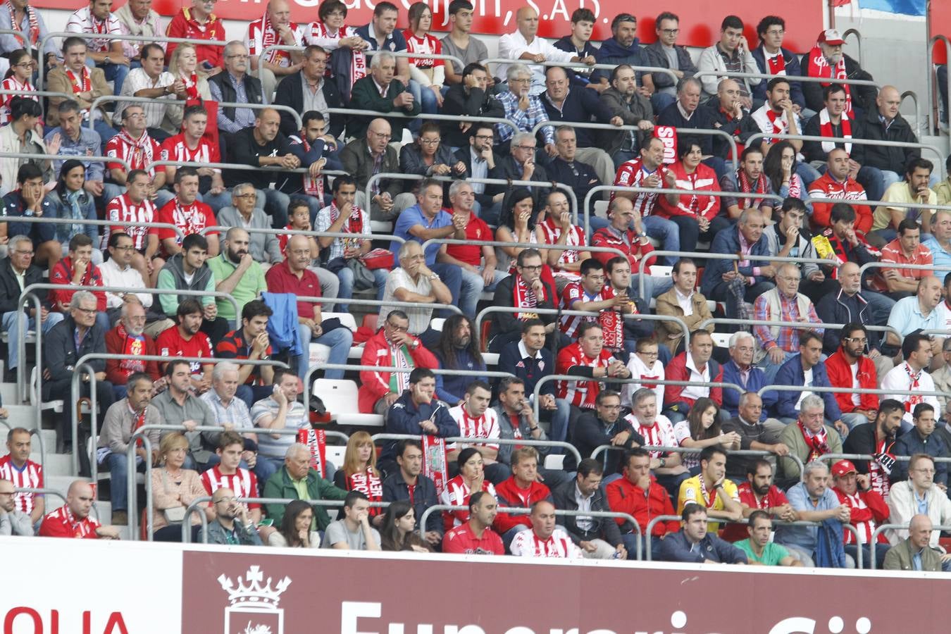 ¿Estuviste en el Sporting - Valencia? ¡Búscate! (1)