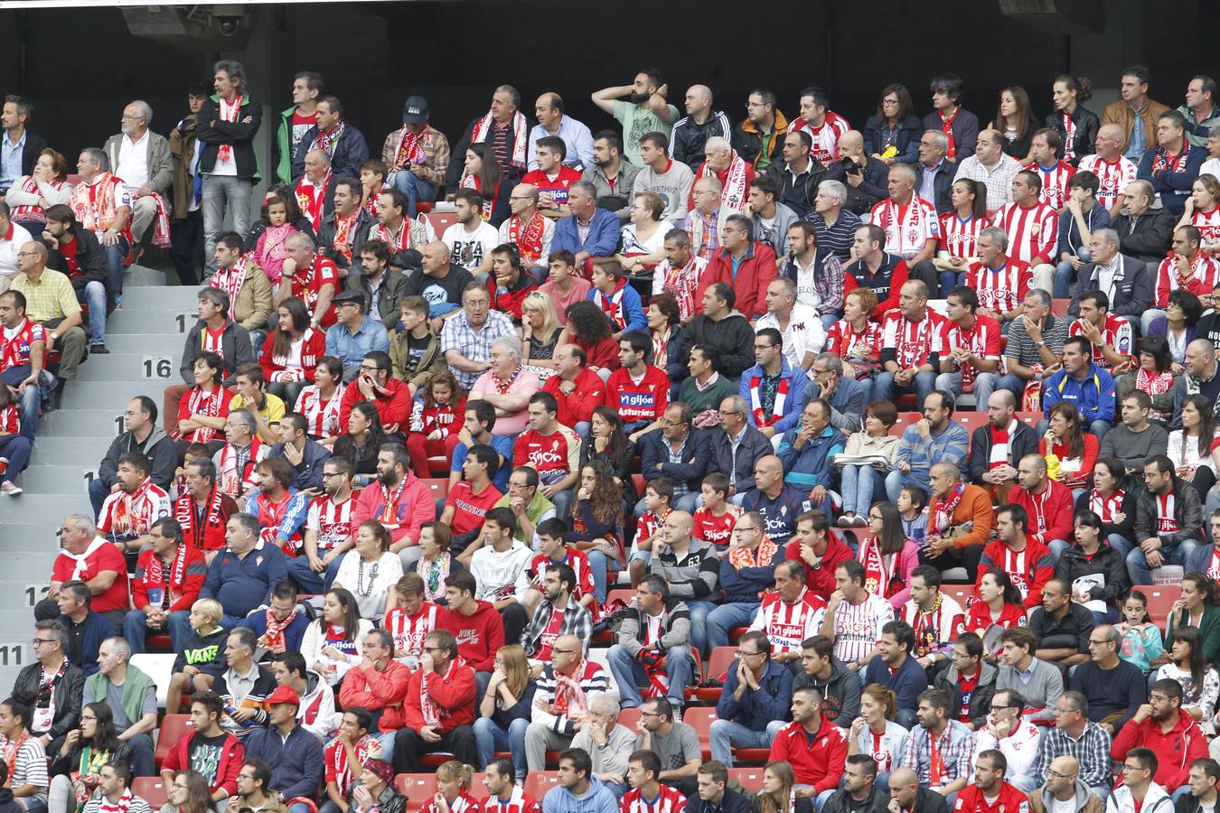¿Estuviste en el Sporting - Valencia? ¡Búscate! (1)