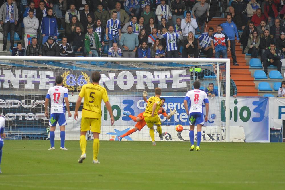 Las mejores imágenes del Ponferradina-Real Oviedo (4-2)