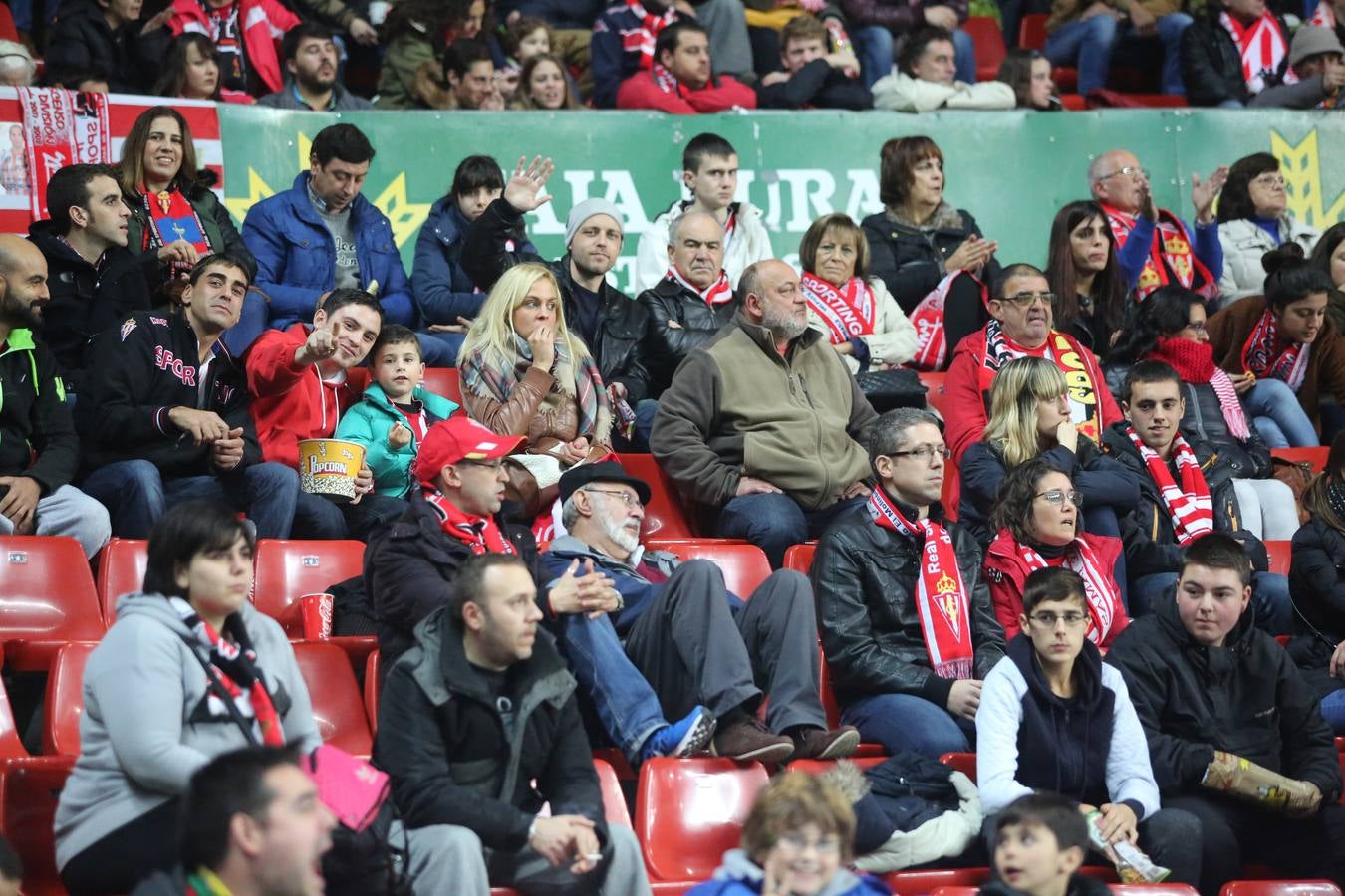 ¿Estuviste en el Sporting 3 - 1 Las Palmas? ¡Búscate! (2)