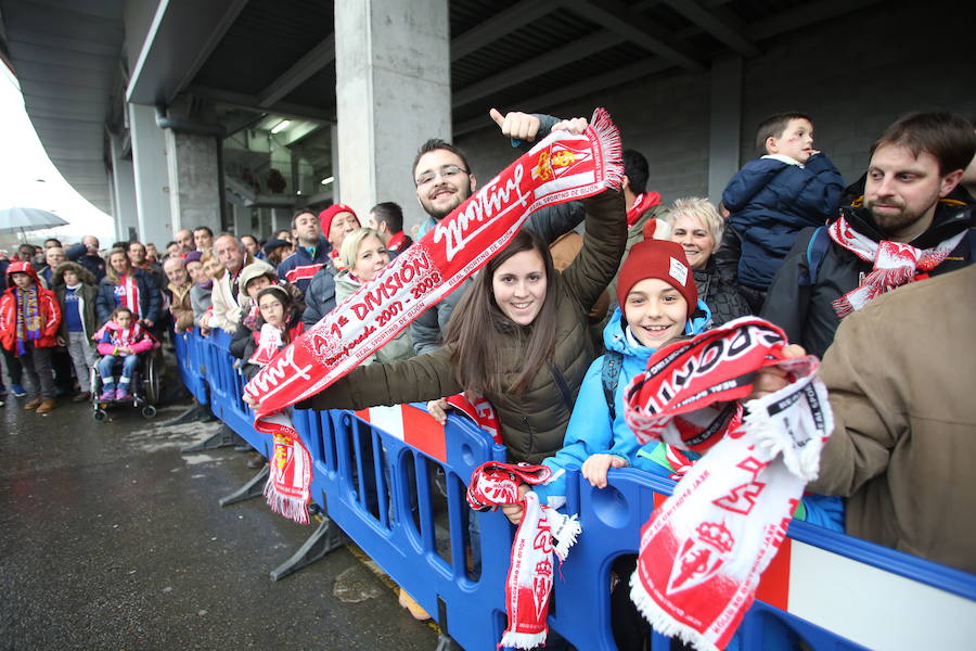 ¿Estuviste en el Sporting 1-3 Barcelona? ¡Búscate en las fotos! (I)