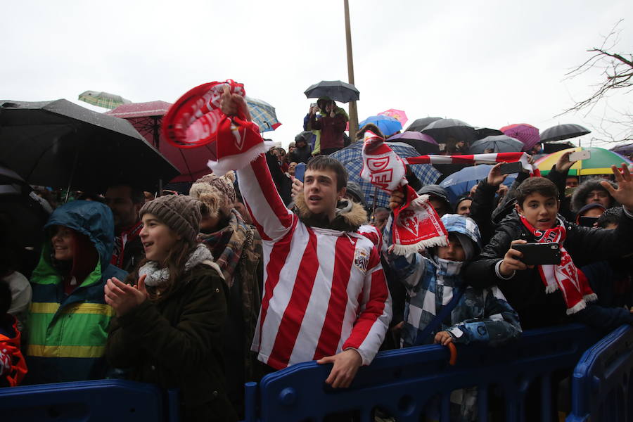 ¿Estuviste en el Sporting 1-3 Barcelona? ¡Búscate en las fotos! (I)
