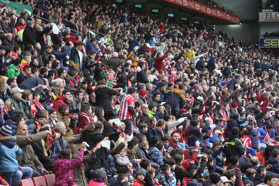 ¿Estuviste en el Sporting-Athletic? ¡Búscate en las imágenes! (3)