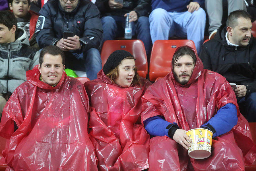 ¿Estuviste en el Sporting-Athletic? ¡Búscate en las imágenes! (3)