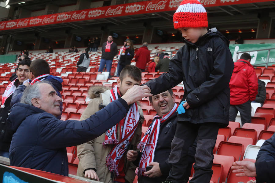 ¿Estuviste en el Sporting-Athletic? ¡Búscate en las imágenes! (3)