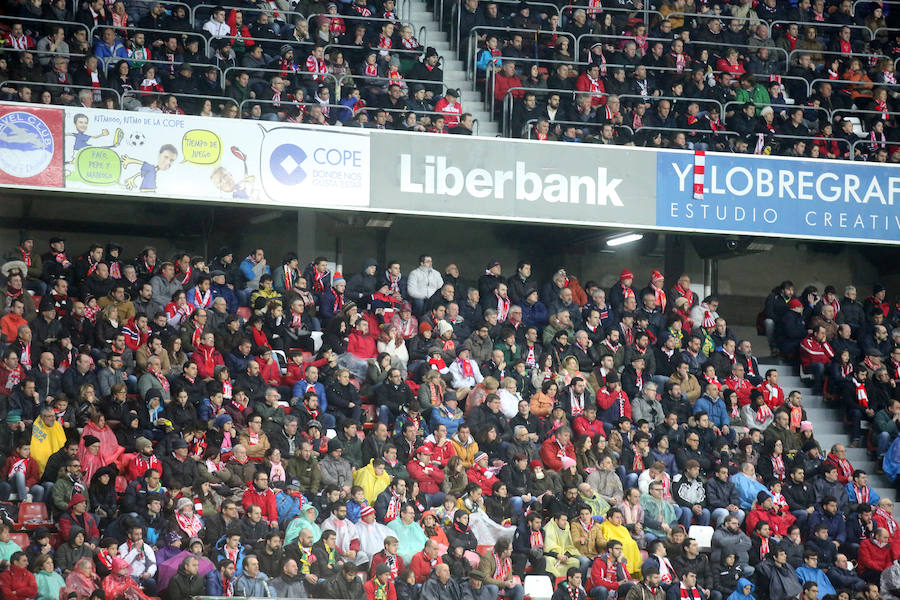 ¿Estuviste en el Sporting-Athletic? ¡Búscate en las imágenes! (3)