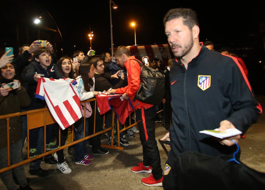 Llegada del Atlético de Madrid a Gijón