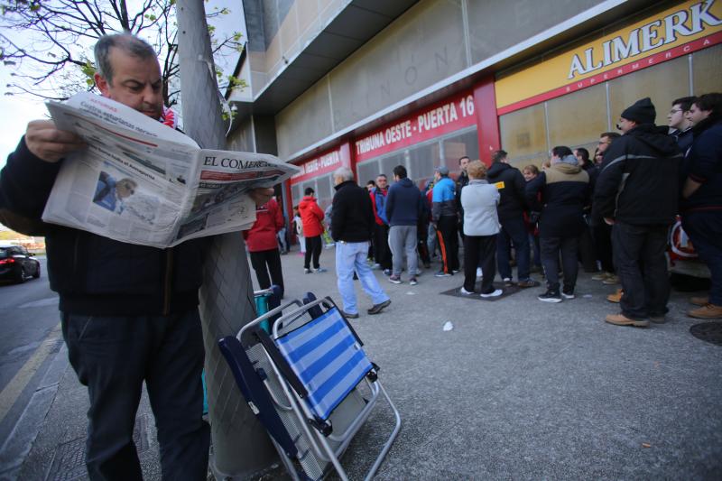 Colas para hacerse con una entrada para el Getafe-Sporting