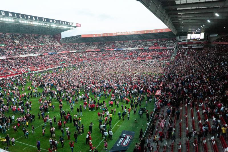 ¿Estuviste en el Sporting-Villarreal? Búscate (1)