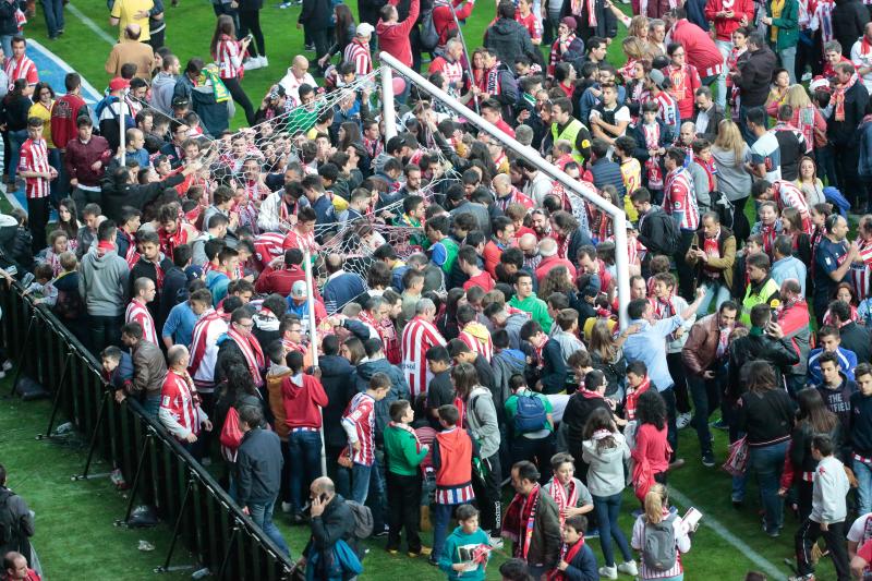 ¿Estuviste en el Sporting-Villarreal? Búscate (1)