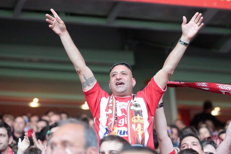 ¿Estuviste en el Sporting-Villarreal? Búscate (1)