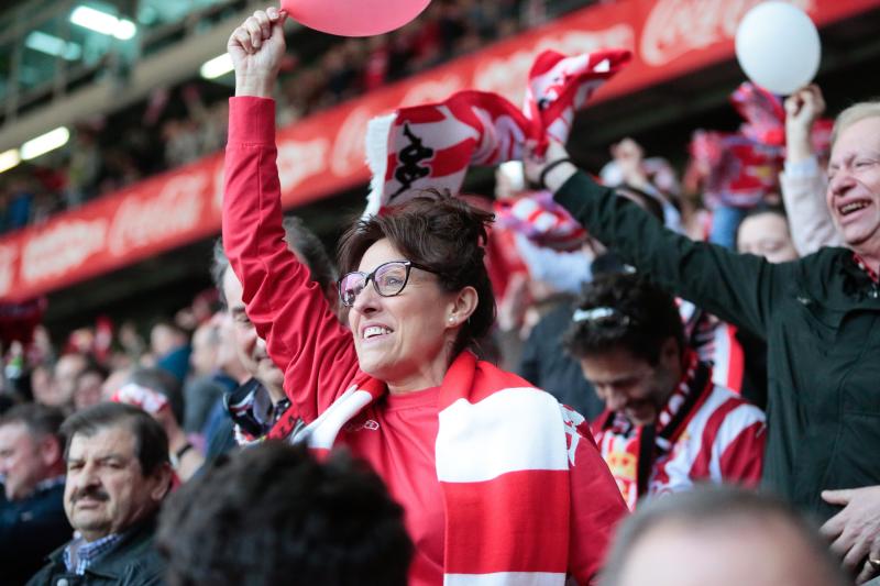 ¿Estuviste en el Sporting-Villarreal? Búscate (1)