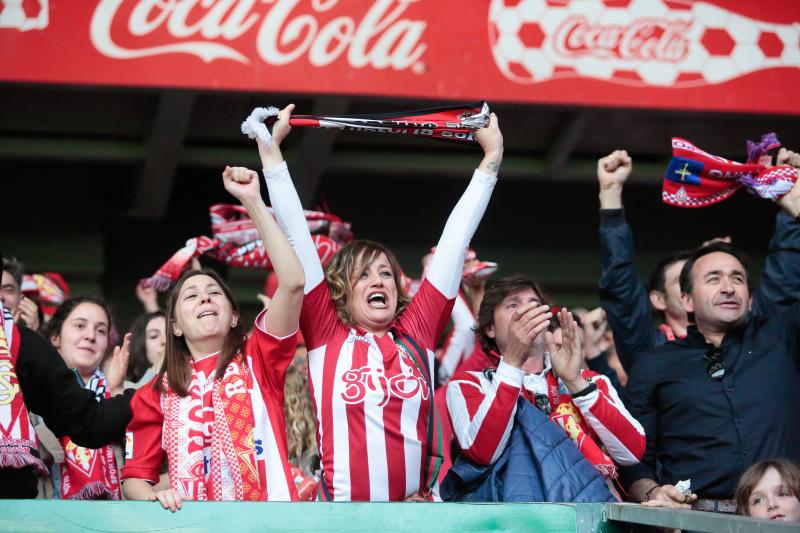 ¿Estuviste en el Sporting-Villarreal? Búscate (1)