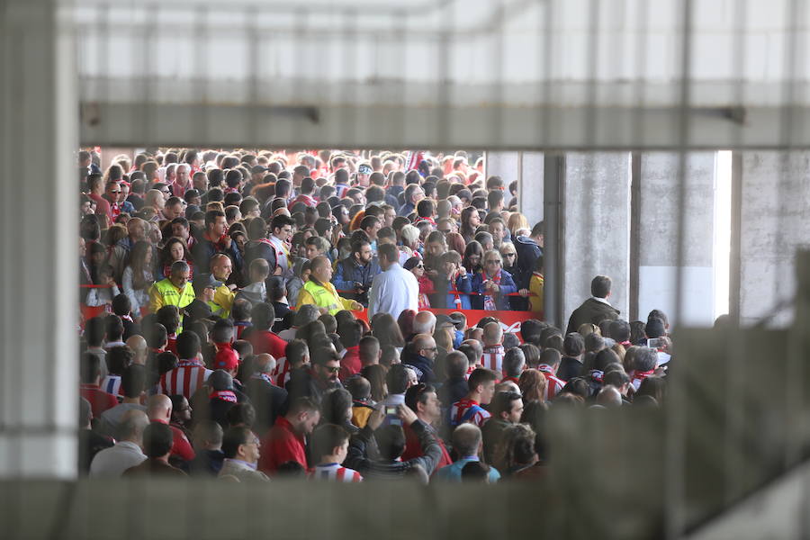 ¿Estuviste en el Sporting-Villarreal? Búscate (2)