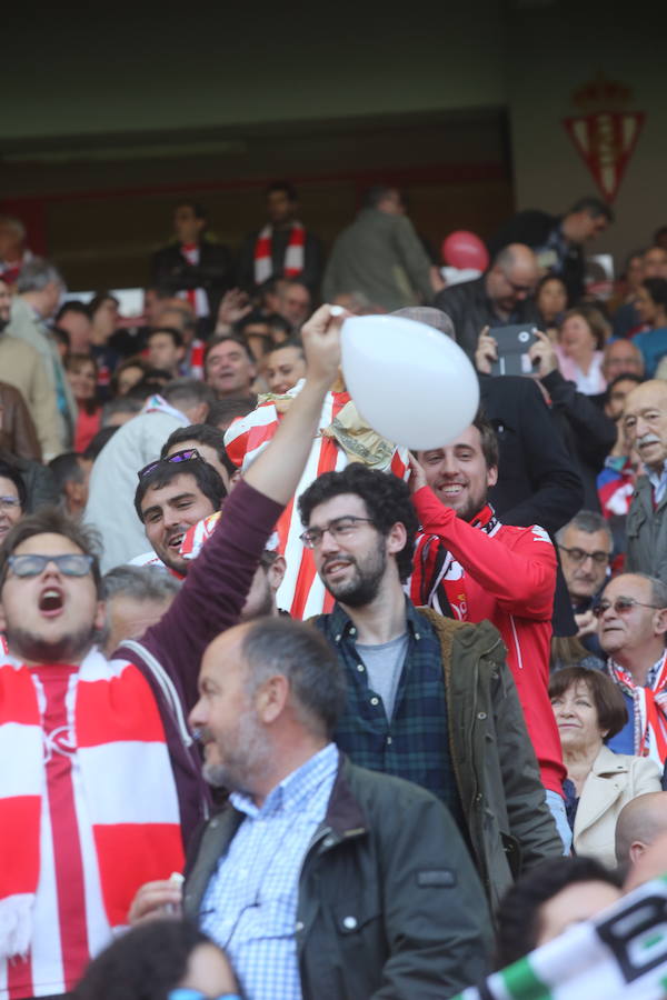 ¿Estuviste en el Sporting-Villarreal? Búscate (3)