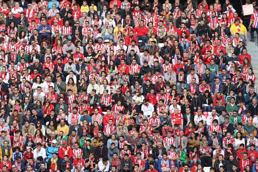 ¿Estuviste en el Sporting-Villarreal? Búscate (4)