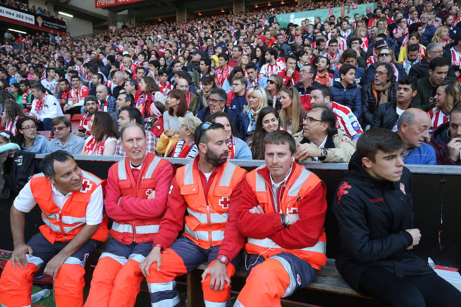 ¿Estuviste en el Sporting-Villarreal? Búscate (4)