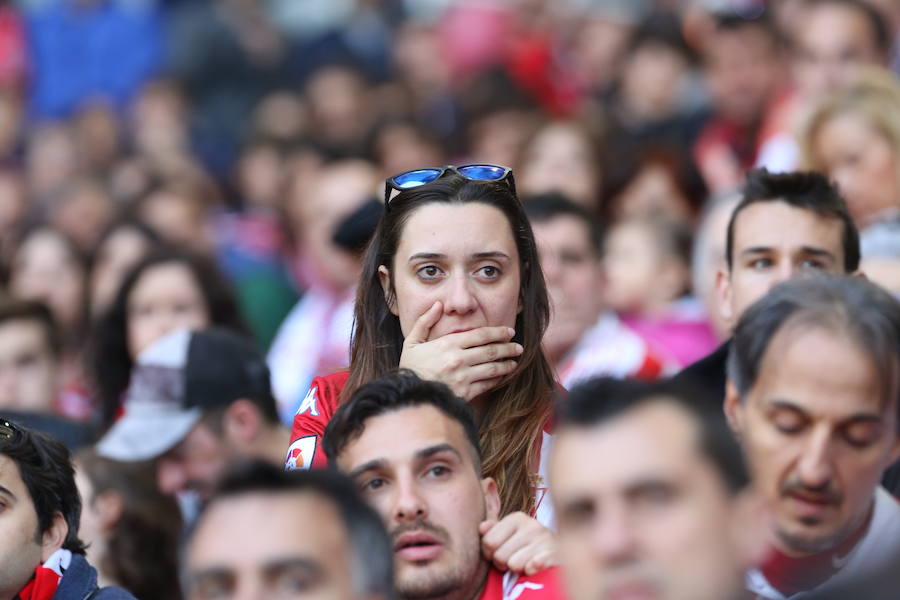 ¿Estuviste en el Sporting-Villarreal? Búscate (4)