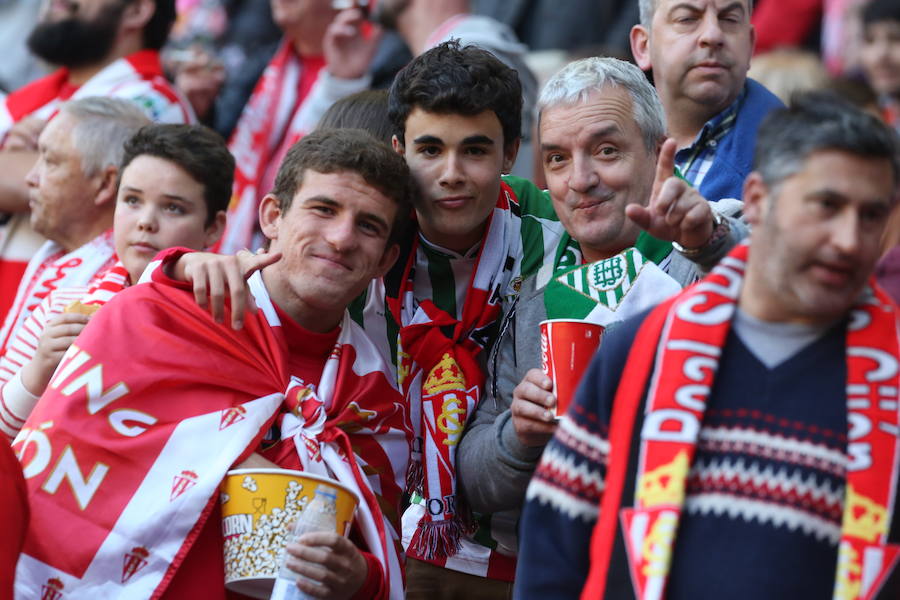 ¿Estuviste en el Sporting-Villarreal? Búscate (4)