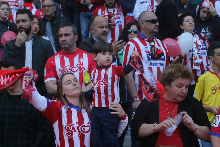 ¿Estuviste en el Sporting-Villarreal? Búscate (4)