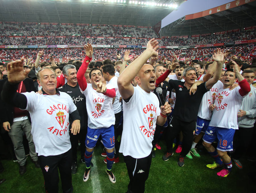 ¿Estuviste en el Sporting-Villarreal? Búscate (6)