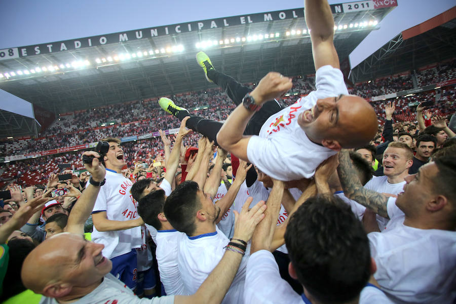 ¿Estuviste en el Sporting-Villarreal? Búscate (6)