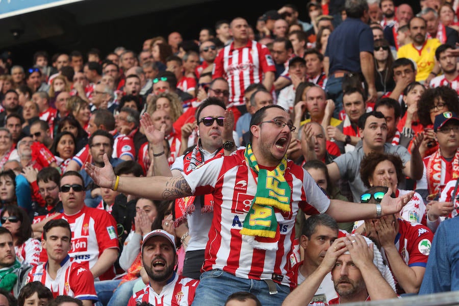 ¿Estuviste en el Sporting-Villarreal? Búscate (6)