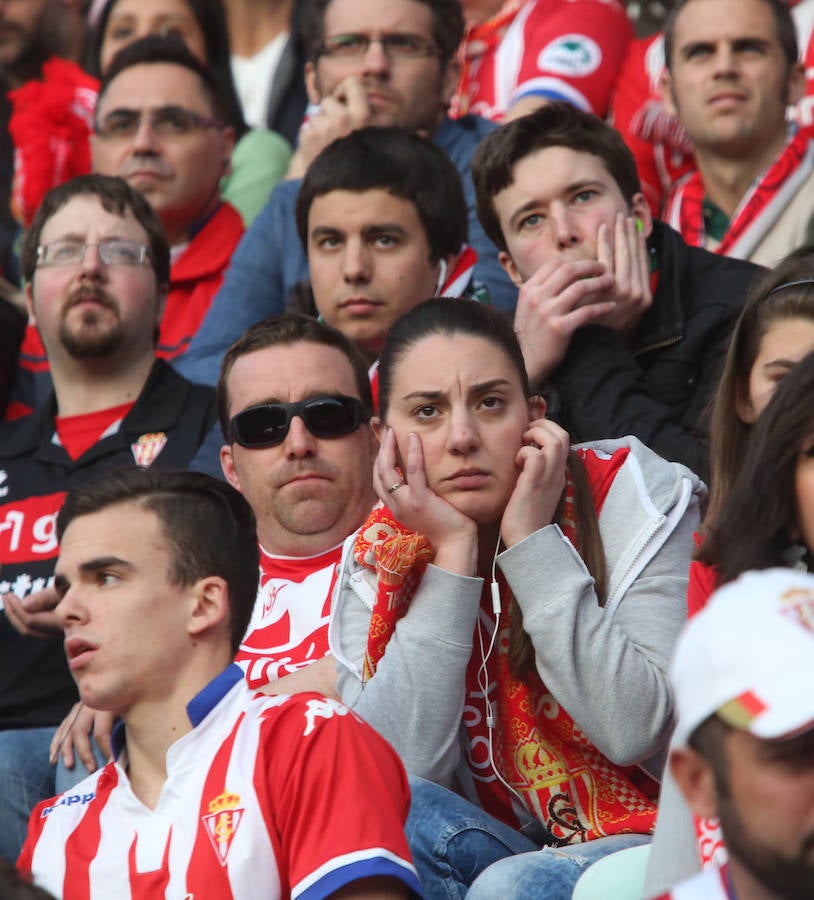 ¿Estuviste en el Sporting-Villarreal? Búscate (6)