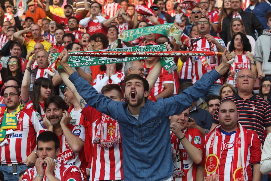 ¿Estuviste en el Sporting-Villarreal? Búscate (6)