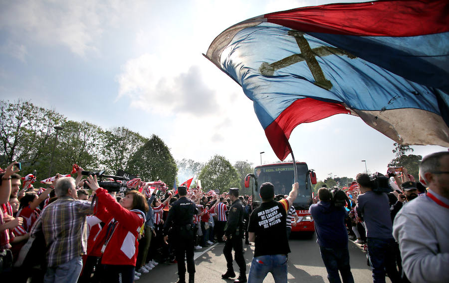 ¿Estuviste en el Sporting-Villarreal? Búscate (6)