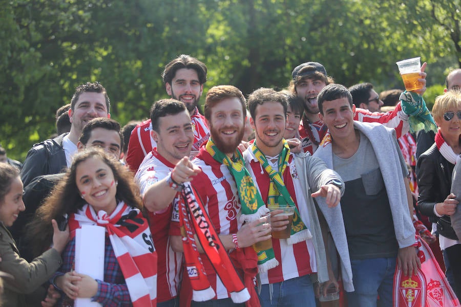 ¿Estuviste en el Sporting-Villarreal? Búscate (6)