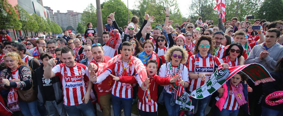 ¿Estuviste en el Sporting-Villarreal? Búscate (6)