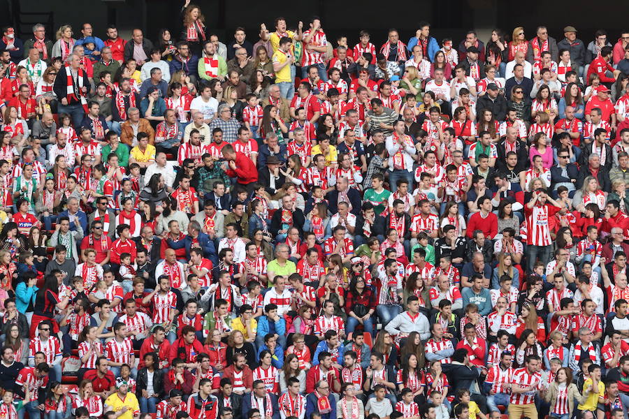 ¿Estuviste en el Sporting-Villarreal? Búscate (7)