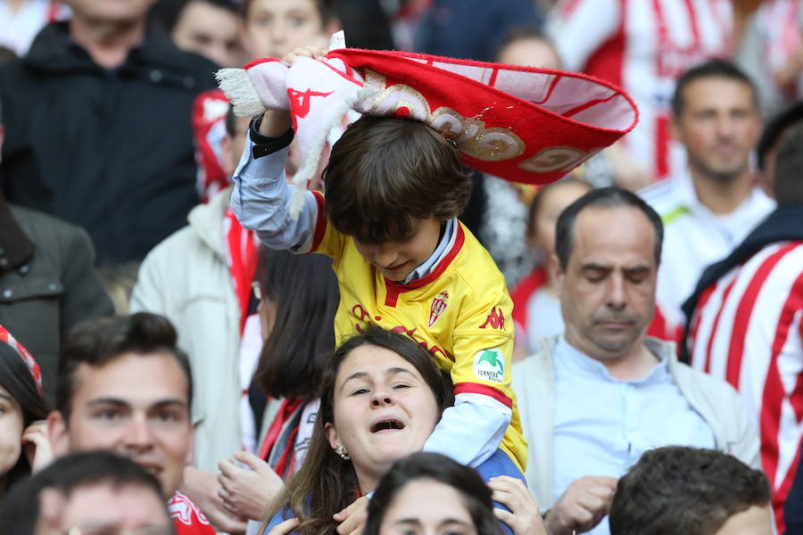 ¿Estuviste en el Sporting-Villarreal? Búscate (7)