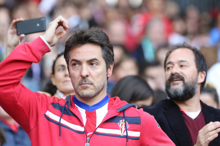 ¿Estuviste en el Sporting-Villarreal? Búscate (7)