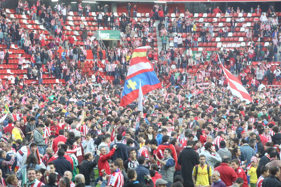 ¿Estuviste en el Sporting-Villarreal? Búscate (9)