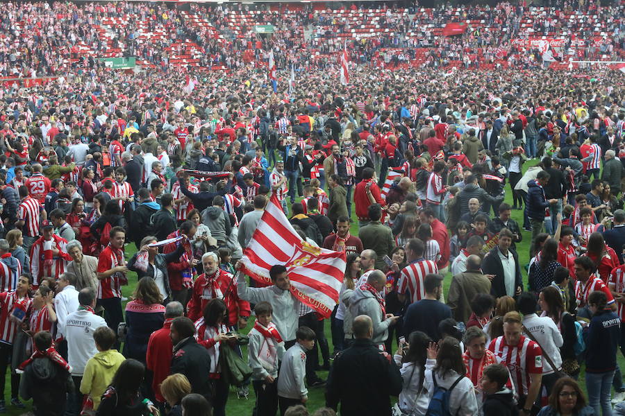 ¿Estuviste en el Sporting-Villarreal? Búscate (9)