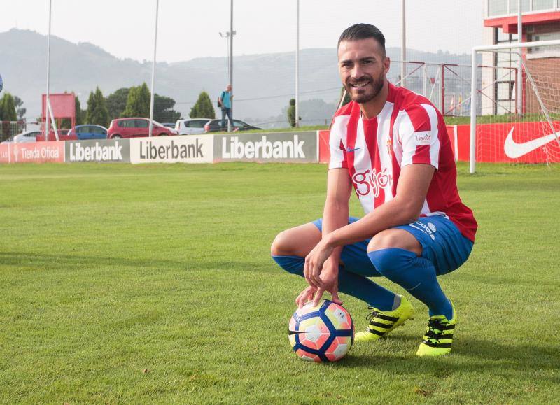 Xavi Torres ya entrena con el Sporting