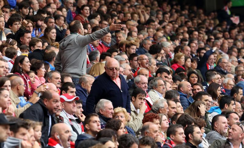 ¿Estuviste en el Sporting - Sevilla? ¡Búscate! (1)